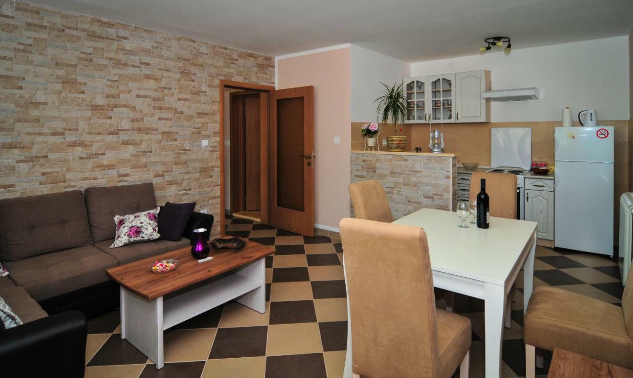 Apartment Elena Tivat Zewnętrze zdjęcie